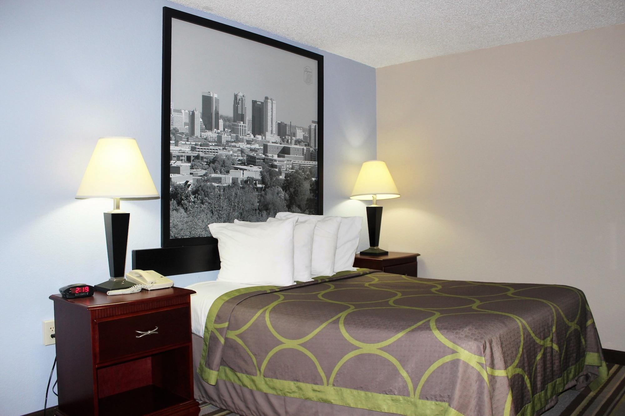 Super 8 By Wyndham Tuscaloosa Hotel Ngoại thất bức ảnh