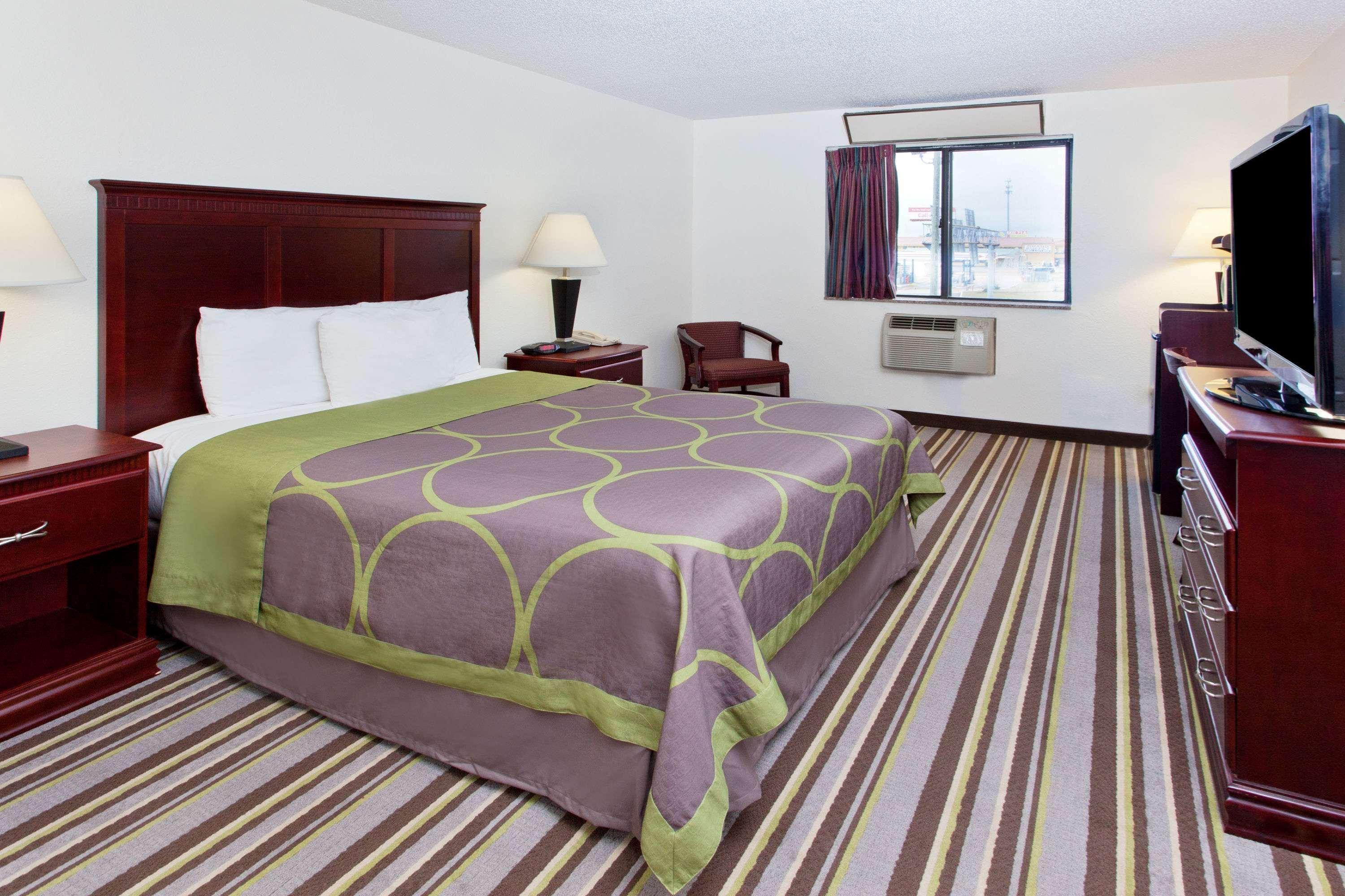 Super 8 By Wyndham Tuscaloosa Hotel Ngoại thất bức ảnh