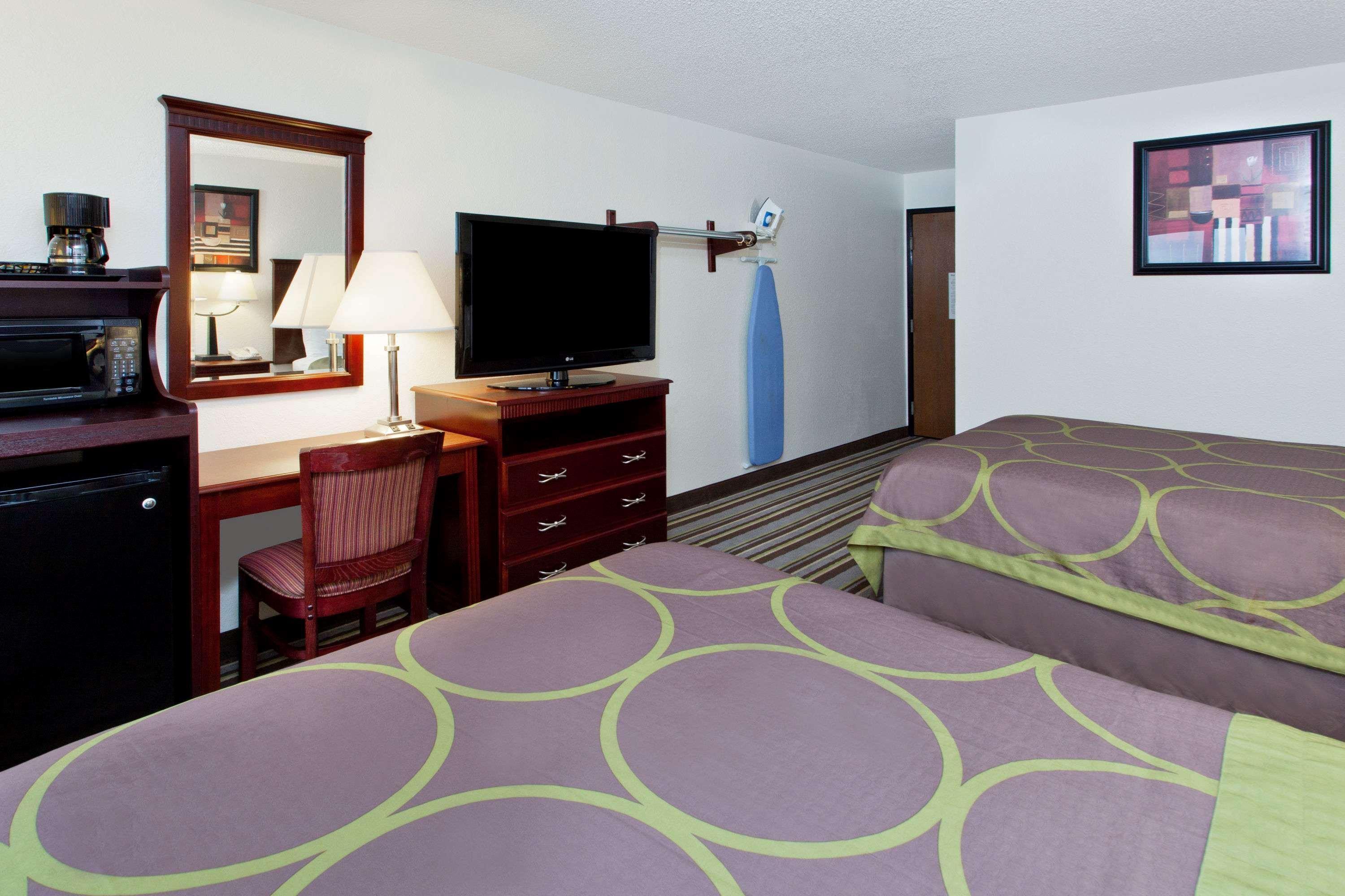 Super 8 By Wyndham Tuscaloosa Hotel Ngoại thất bức ảnh