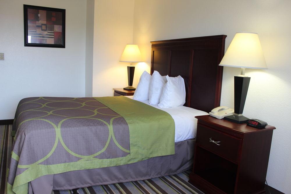 Super 8 By Wyndham Tuscaloosa Hotel Ngoại thất bức ảnh