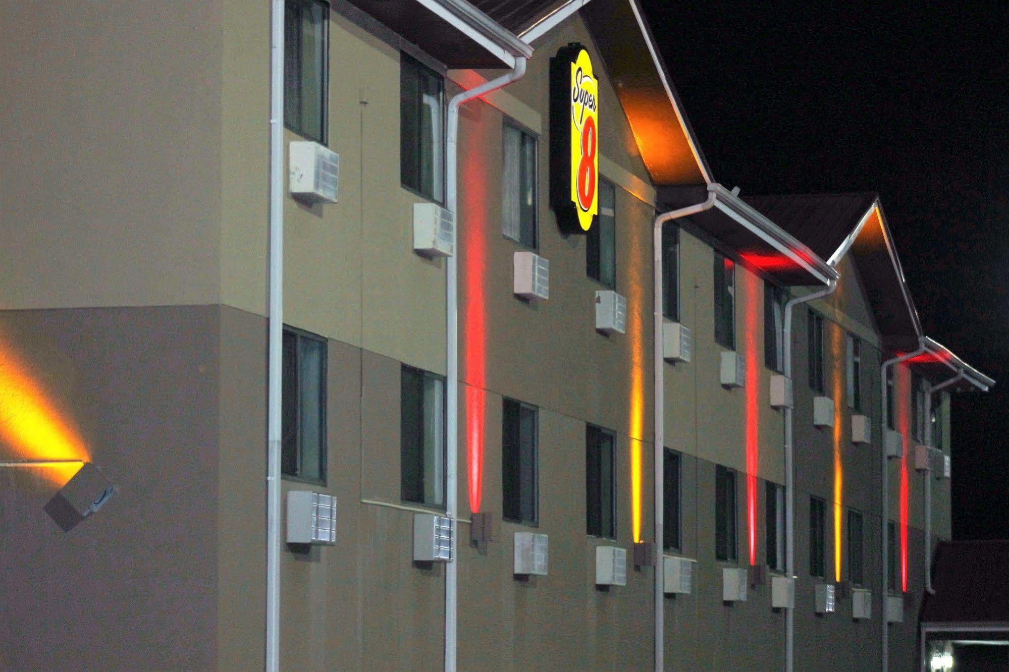 Super 8 By Wyndham Tuscaloosa Hotel Ngoại thất bức ảnh